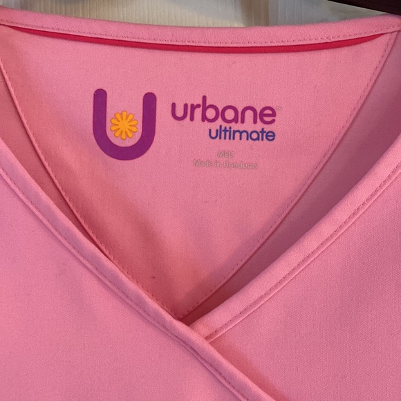 Light pink scrub top - Picture 2 of 3